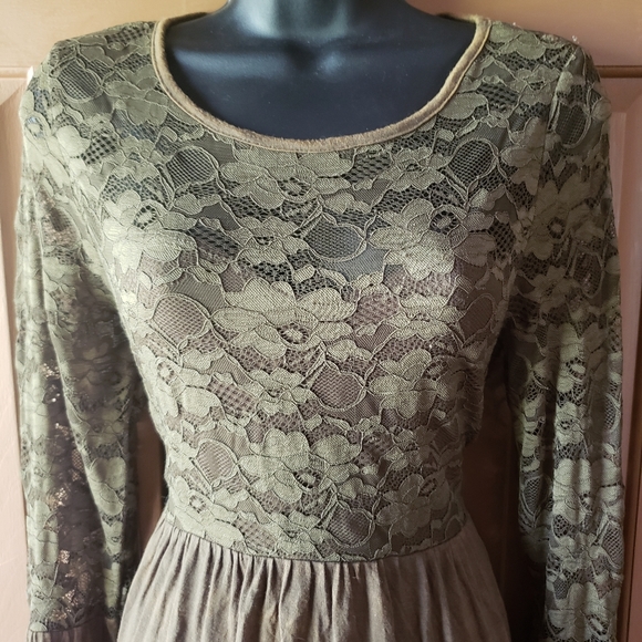 Tru Self Olive Green Boho Flared Sleeve Top - Picture 3 of 10